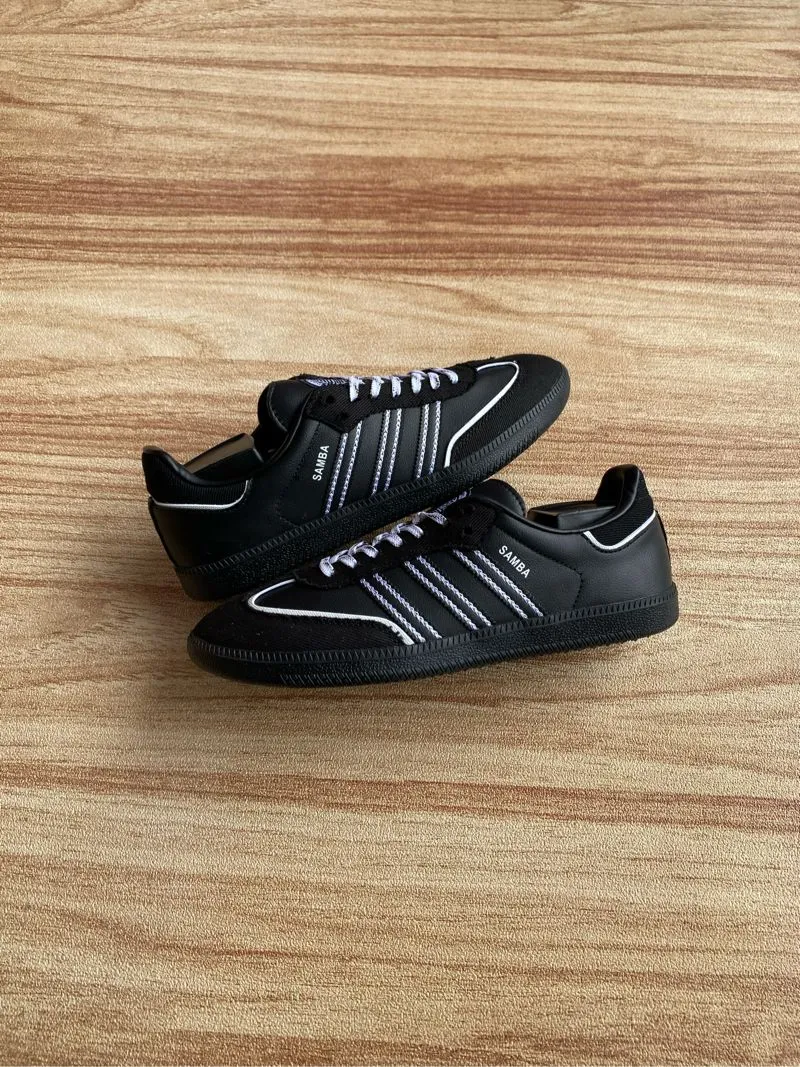 Adidas Casual Casual shoe Pria white black photo 1