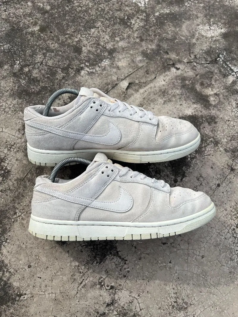 Nike Casual Sneakers Pria white cream photo 1