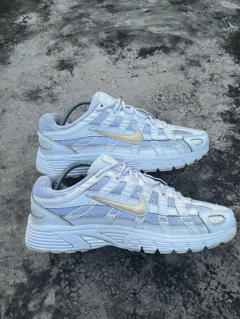 Nike Vintage Casual Sneakers Pria white photo 1