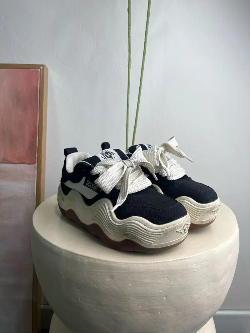 Streetwear Casual Sneakers Pria white black photo 1