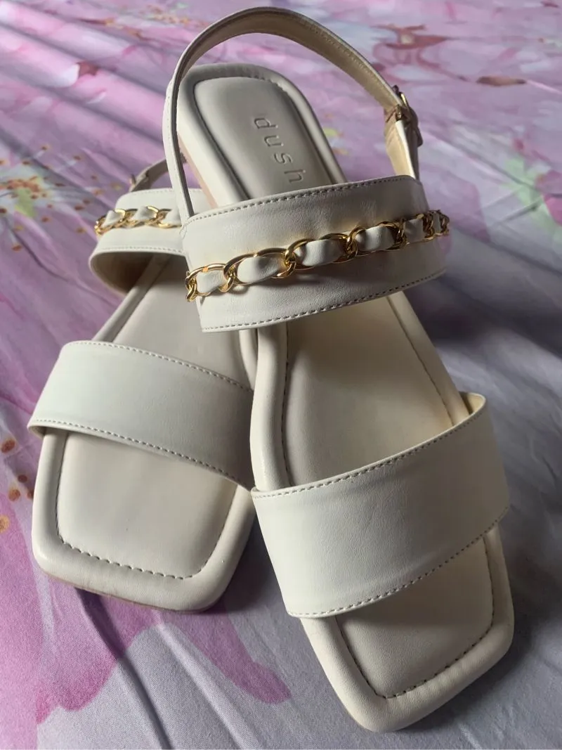 Minimalist Flat Wanita white photo 1