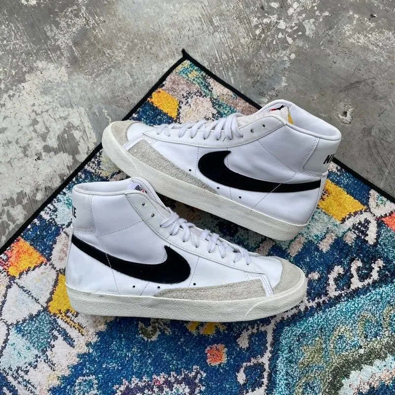 Nike Streetwear Emo Sneakers Pria white black photo 1