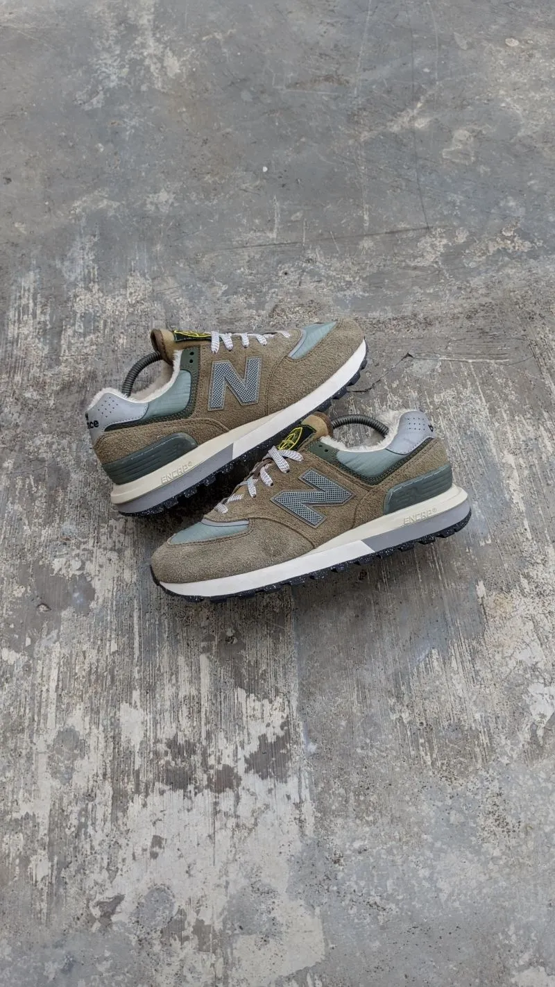 New Balance Casual Sneakers Pria tan photo 1