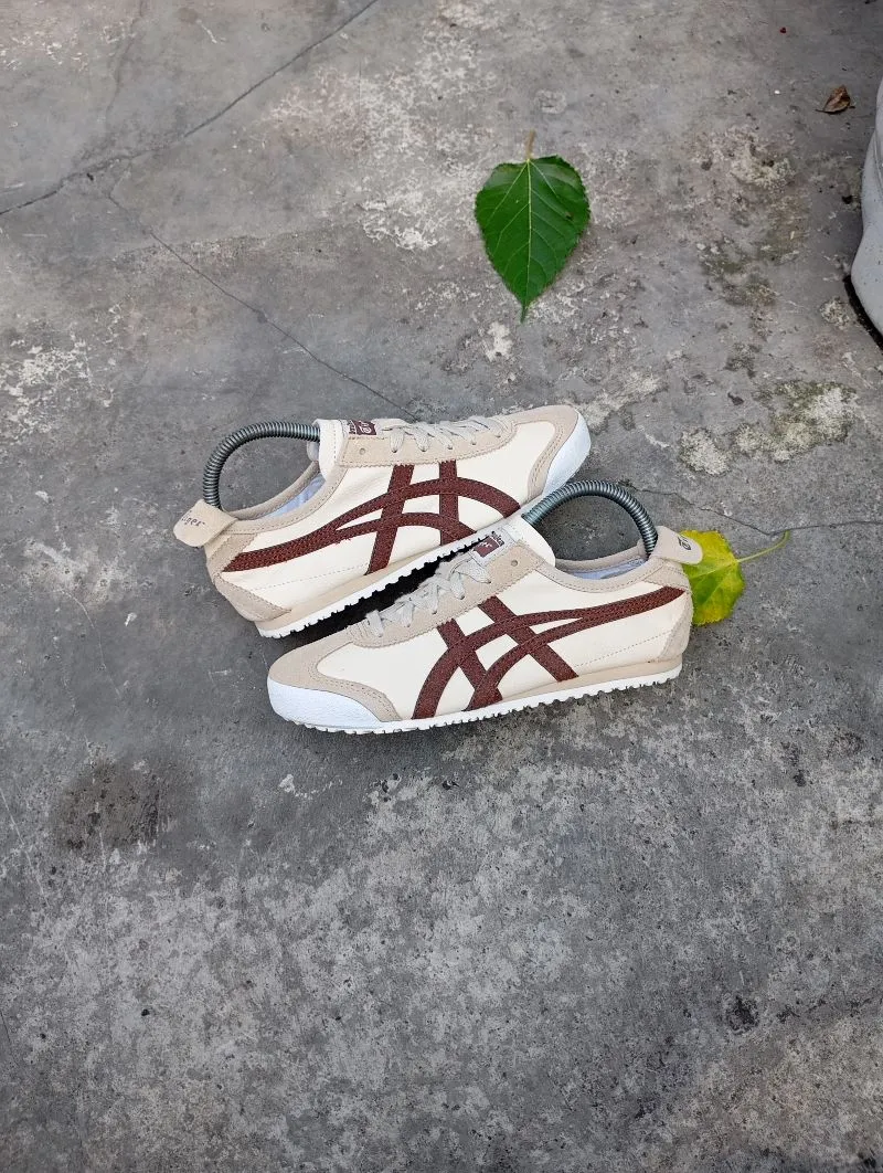 Onitsuka Tiger Casual Sneakers Wanita tan cream photo 1