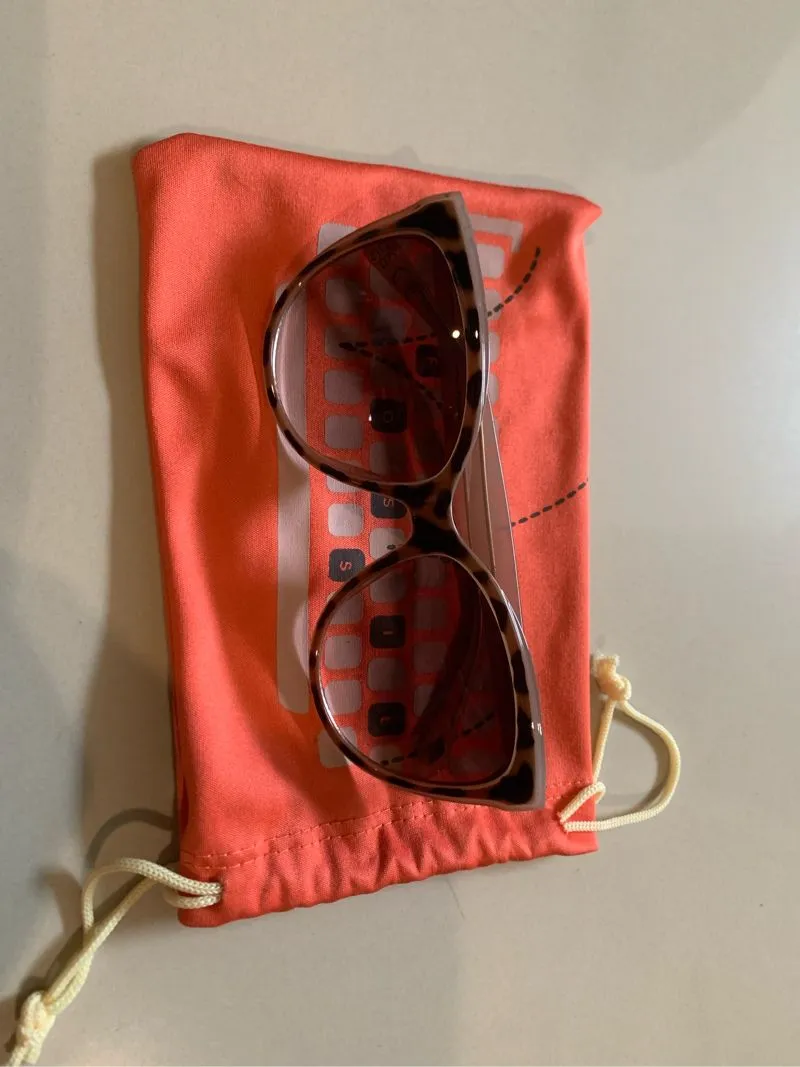 Fossil Casual Sunglass Wanita pink black photo 1