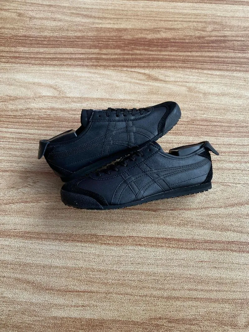 Onitsuka Tiger Casual Sneakers Pria black photo 1