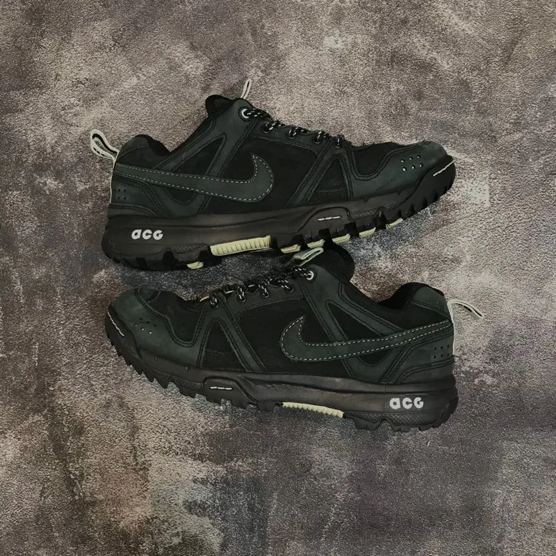 Nike Gorpcore Casual Sneakers Wanita black photo 1