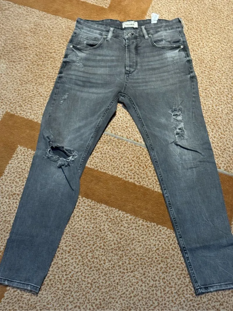 Pull & Bear Biker Jeans Pria gray photo 1