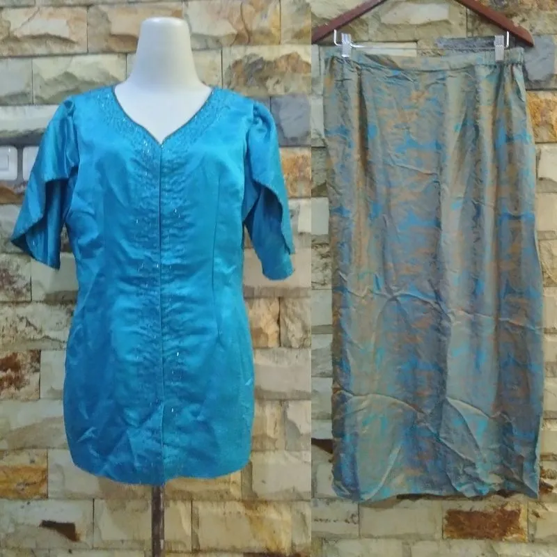 Pakaian adat Wanita multicolor photo 1