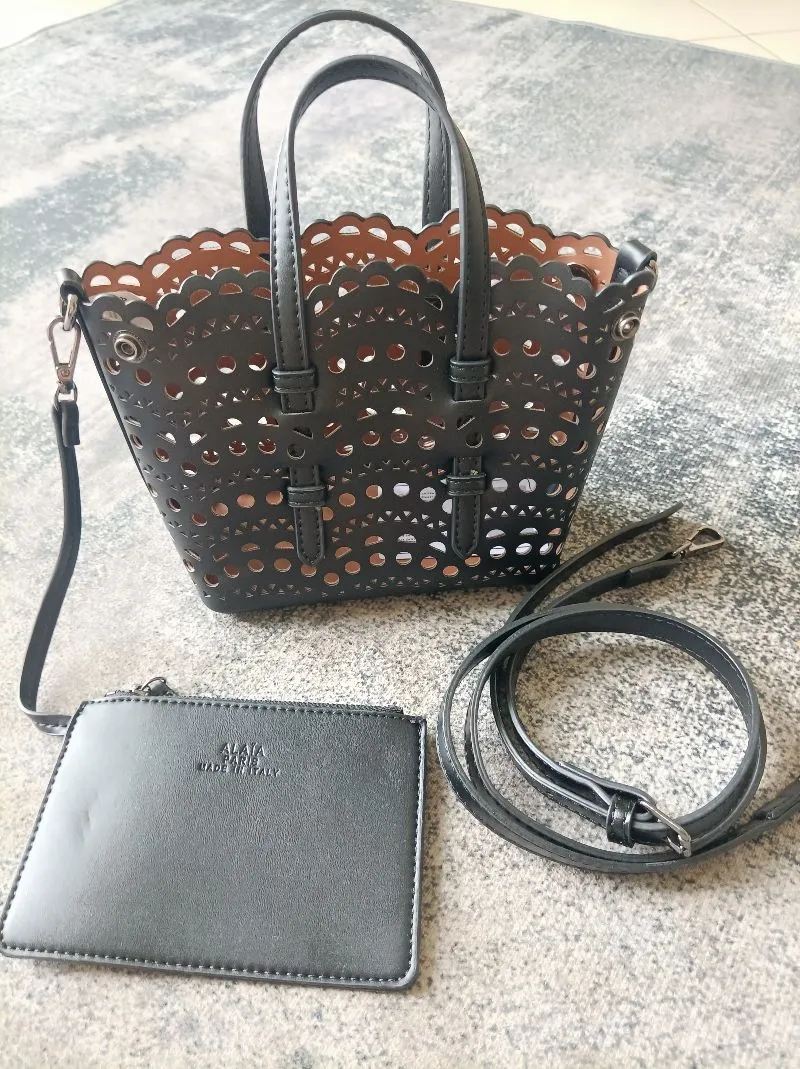 ALAÏA Casual Handbag Wanita black photo 1
