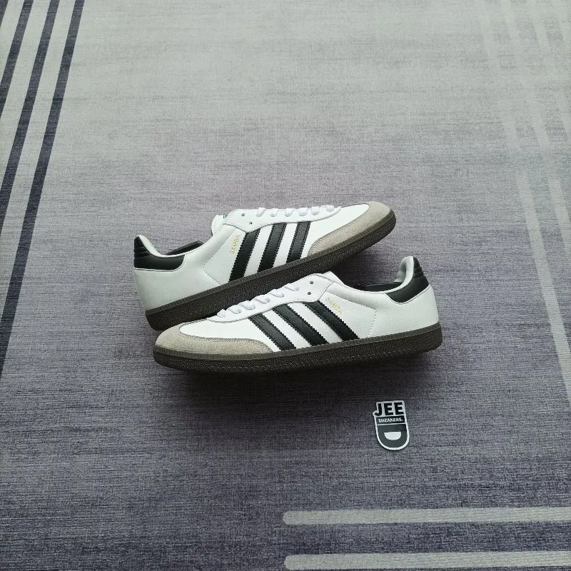 Adidas Casual Sneakers Pria white black photo 1