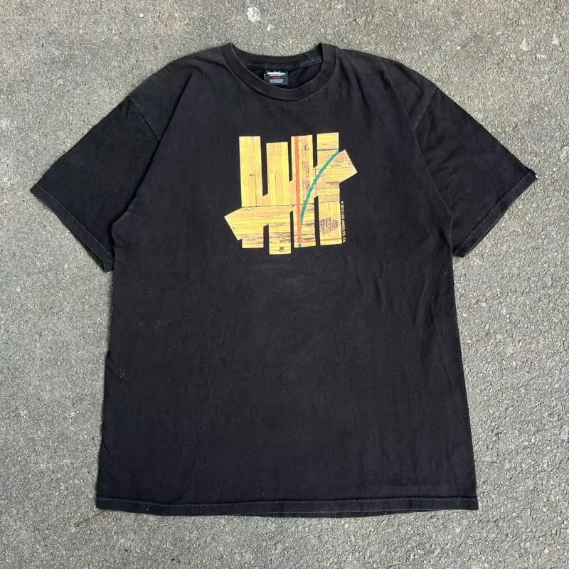 Undefeated Streetwear Skater T-shirt Pria brown black photo 1