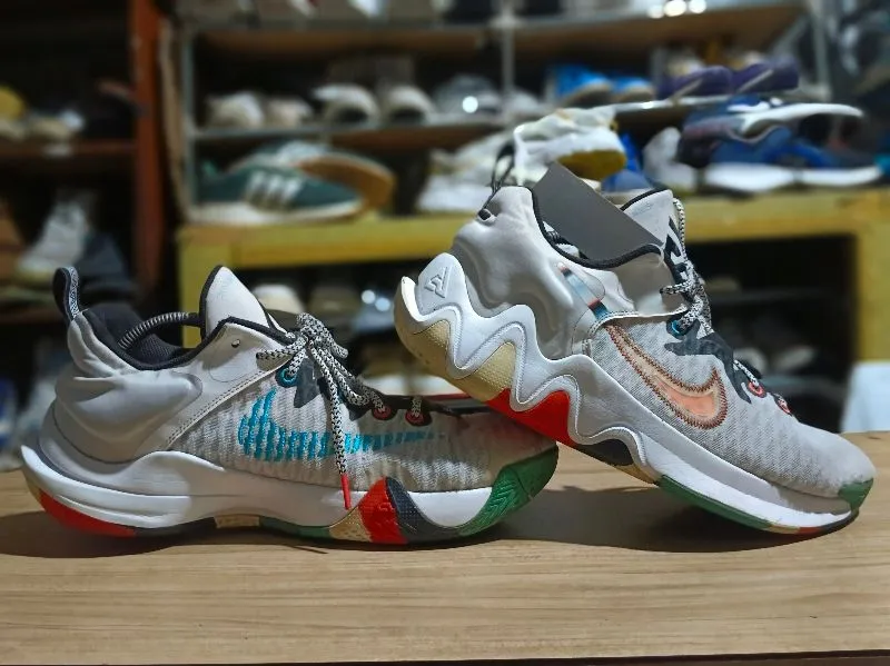 Nike Sportswear Sneakers Pria white photo 1