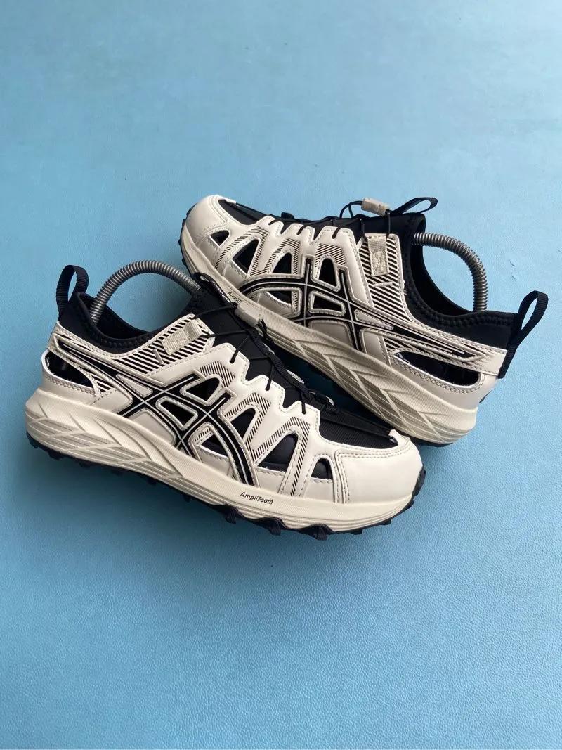 Asics Casual Sneakers Pria white black photo 1