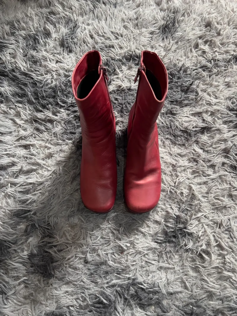 VINTAGE 1990s LE SAUNDE RED LEATHER photo 1