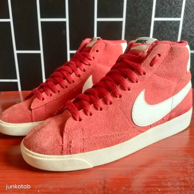 Nike Casual Sneakers Wanita white red photo 1