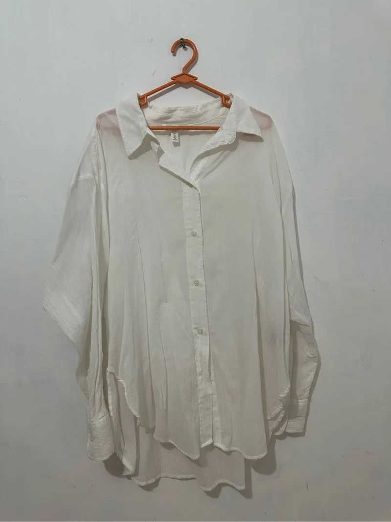 H&M Minimalist Casual Shirt Wanita white photo 1