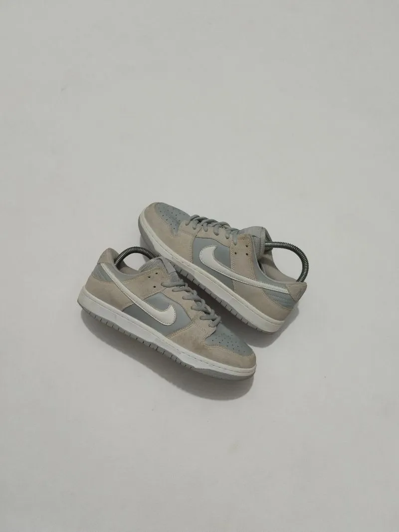 Nike Casual Sneakers Pria gray photo 1