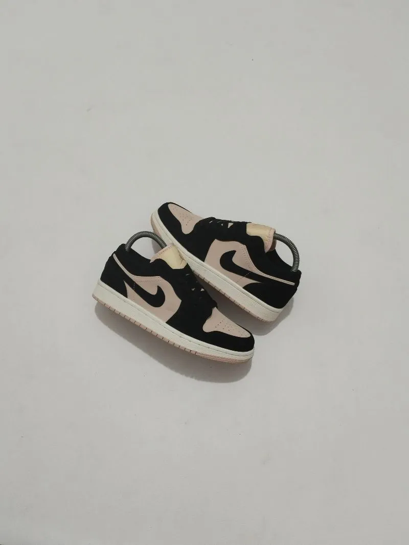 Nike Casual Sneakers Wanita pink black photo 1