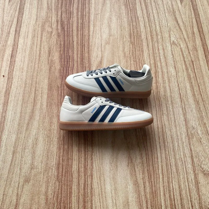 Adidas Casual Sneakers Wanita white photo 1