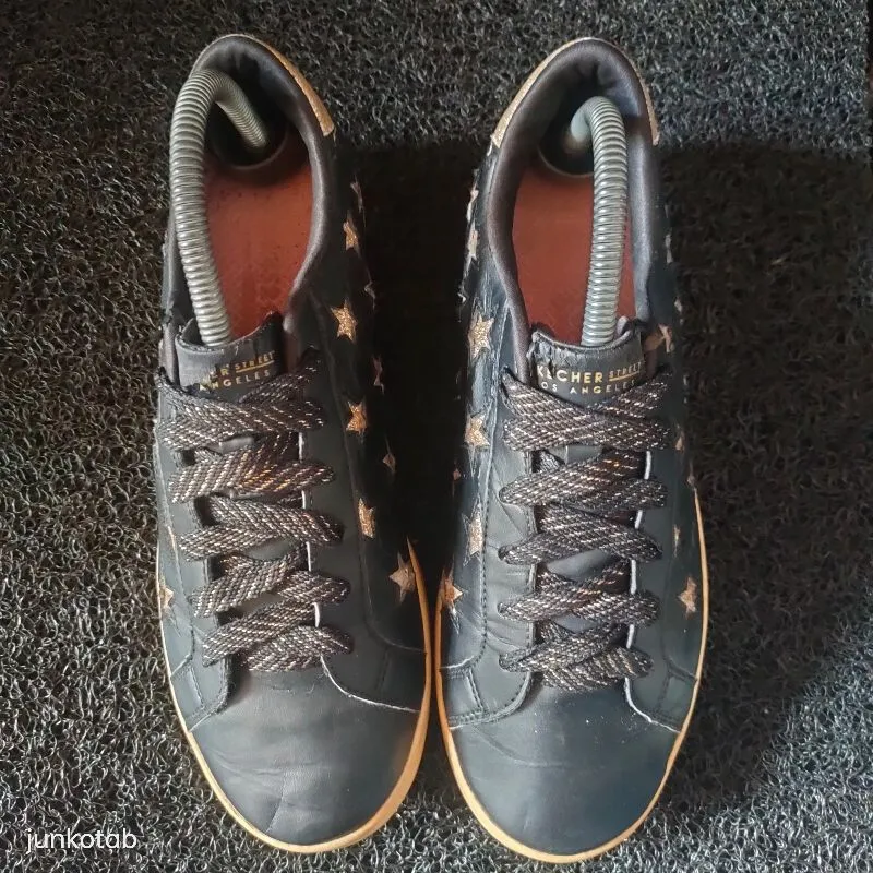 Skechers Casual Sneakers Wanita gold black photo 1