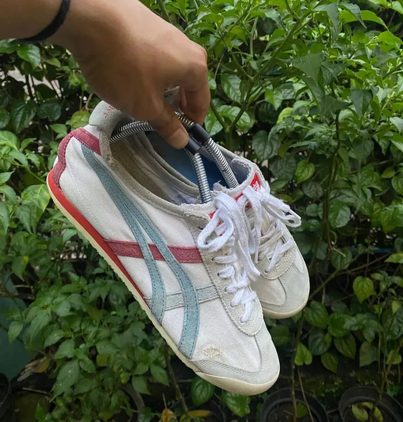 Onitsuka Tiger Streetwear Sportswear Sneakers Pria white red photo 1