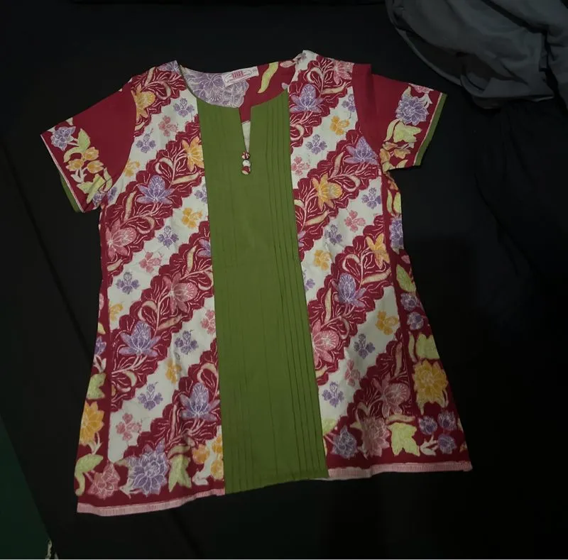 Pakaian adat Pakaian Nasional Shirt Wanita green red photo 1