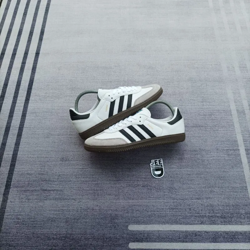 Adidas Casual Sneakers Wanita white black photo 1