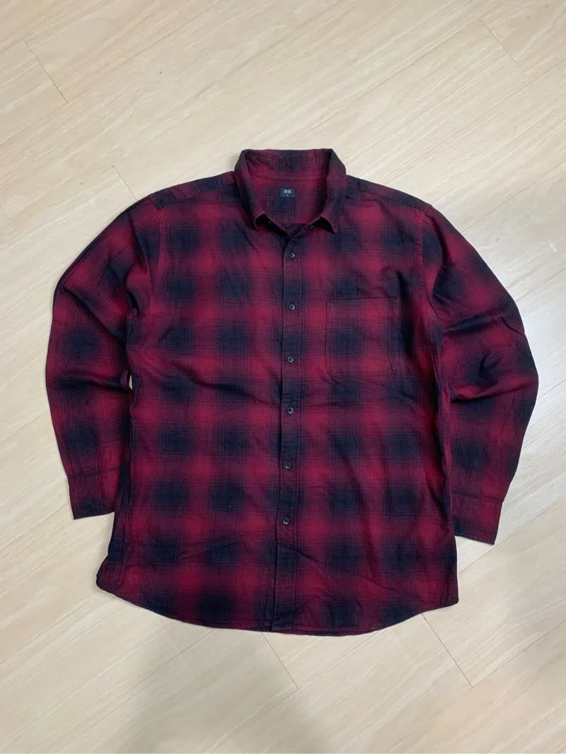 Uniqlo Casual T-shirt Pria red photo 1