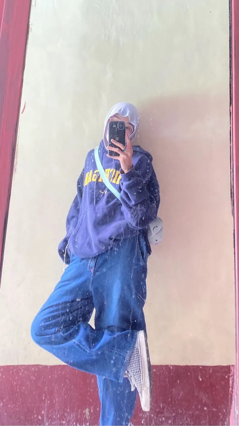 GAP Casual Boyfriend jeans Wanita navy photo 1