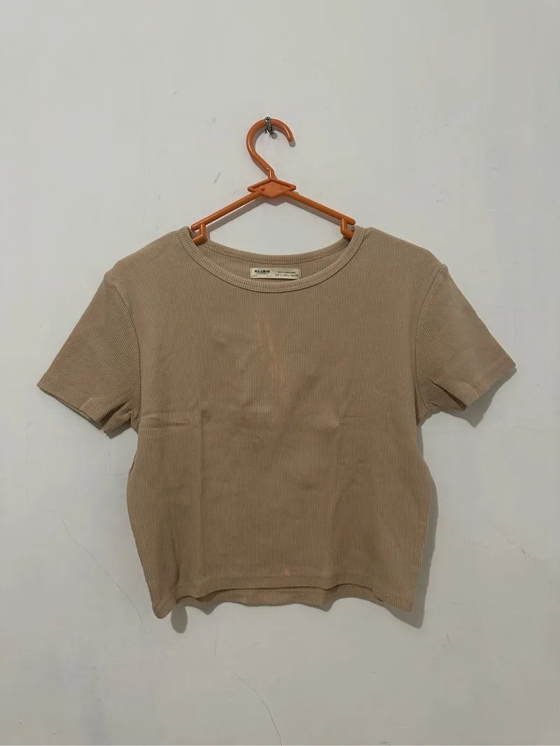 Pull & Bear Casual Crop top Wanita tan photo 1