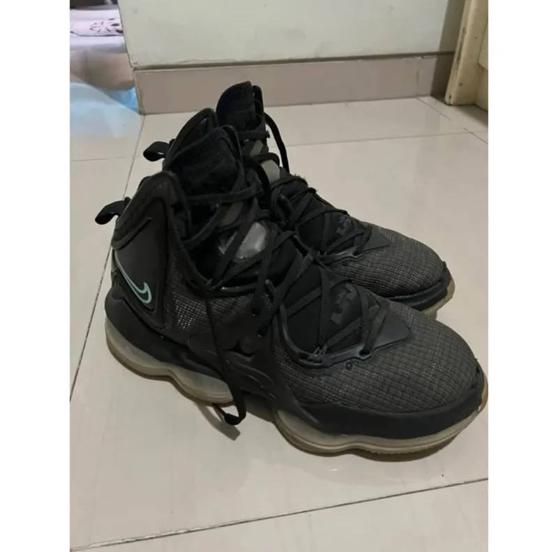 Nike Sportswear Pria black photo 1