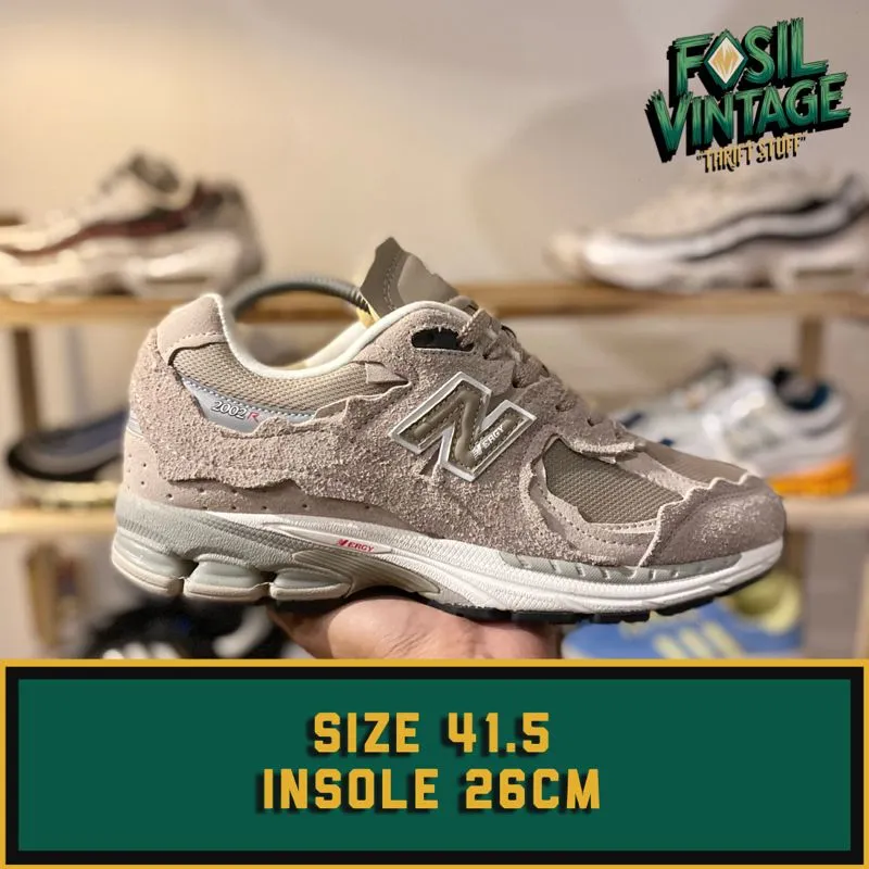 New Balance 2002R Protection Pack Driftwood photo 1