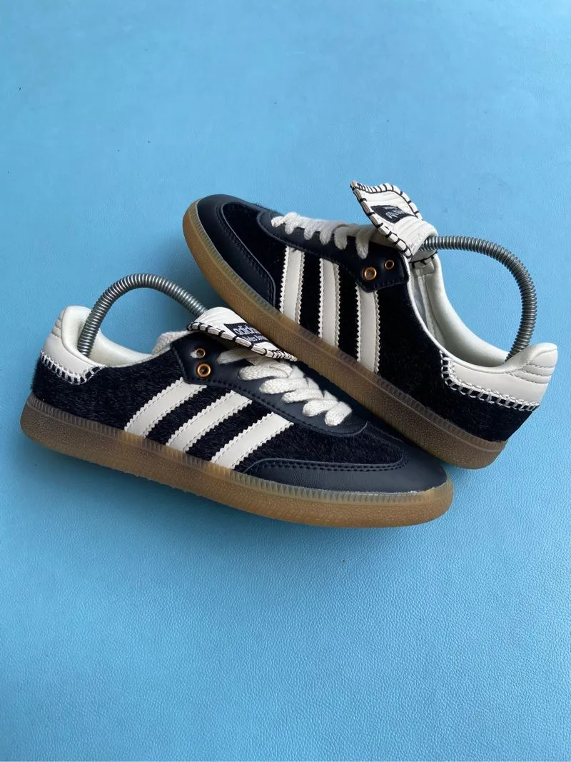 Adidas Casual Sneakers Pria white black photo 1