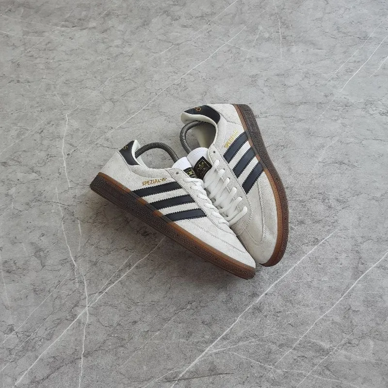 Adidas Casual Casual shoe Pria white black photo 1