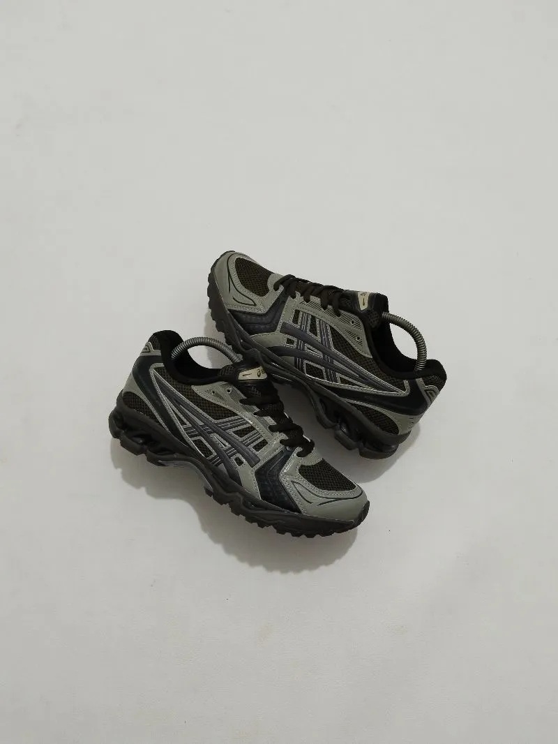 Asics Casual Sneakers Pria brown gray photo 1