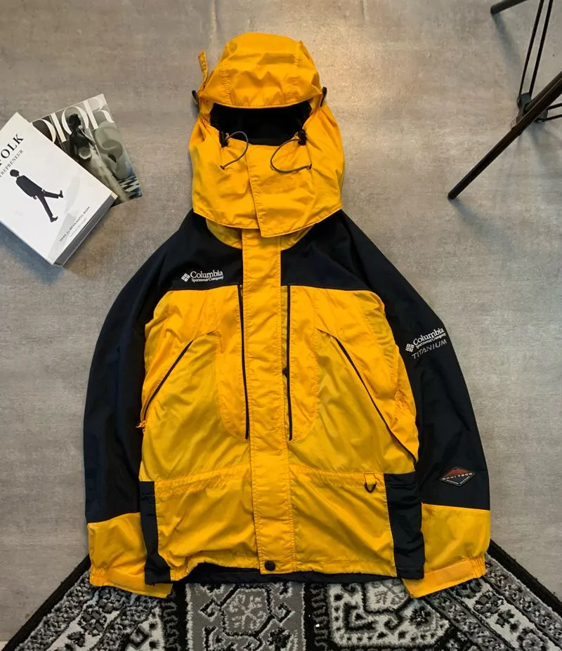 Columbia Gorpcore Windbreaker Pria yellow photo 1