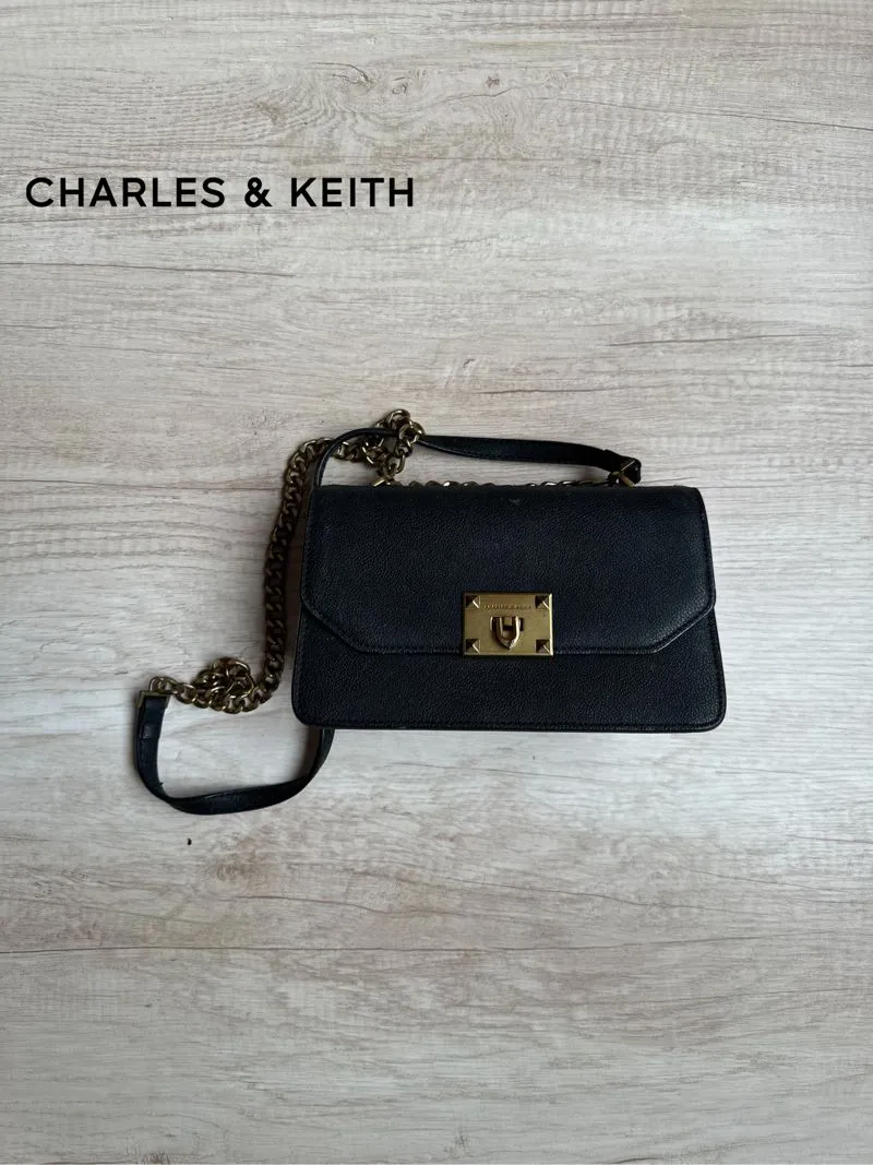 Charles and Keith Luxury Shoulder bag Wanita black photo 1