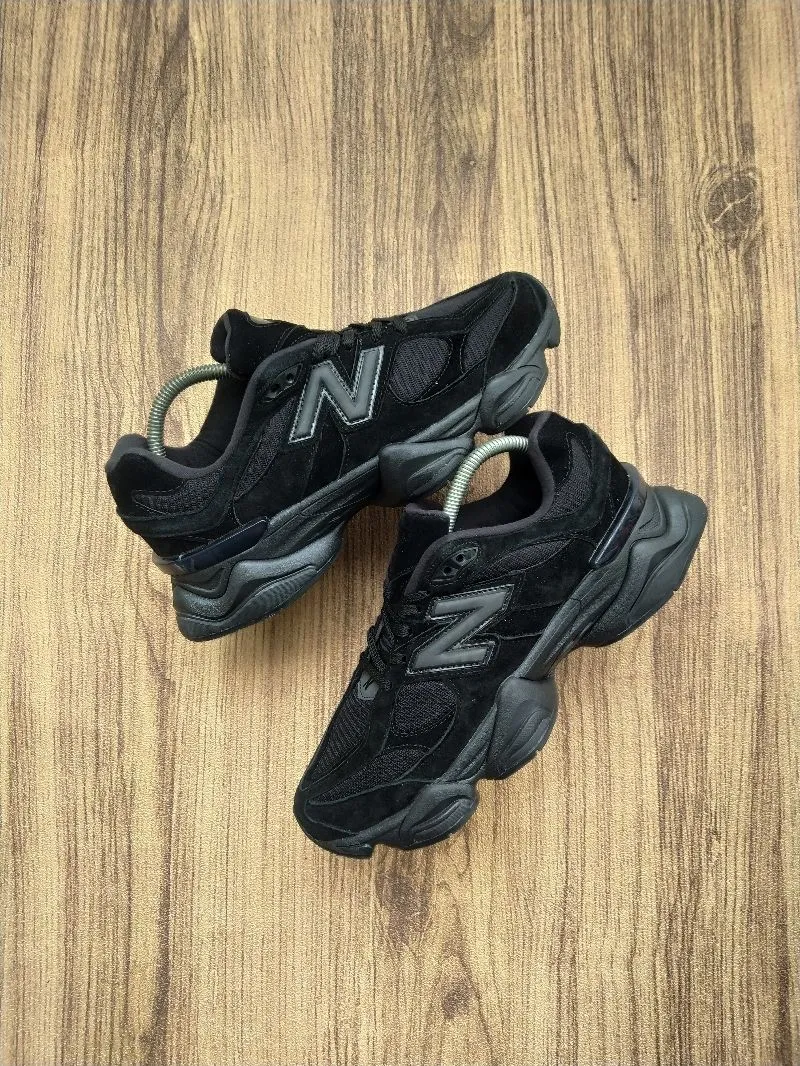 New Balance Casual Sneakers Pria black photo 1