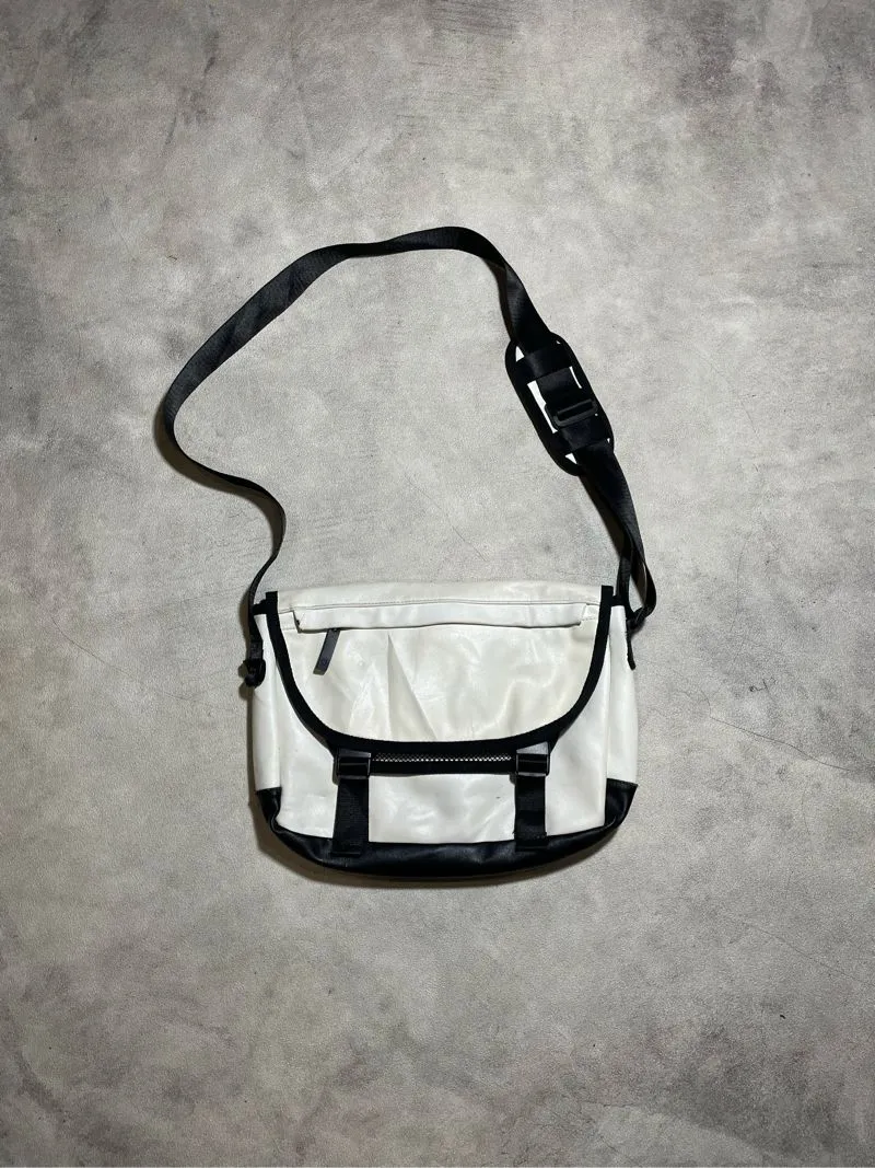 Japanese brand Y2K Bag Pria white black photo 1