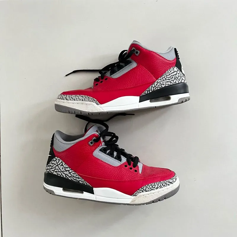 Nike Air Jordan Streetwear Sneakers Pria red black photo 1