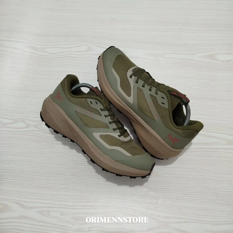Arc'teryx Sportswear Sneakers Pria green tan photo 1