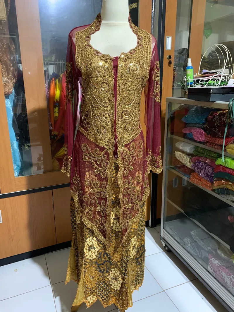Luxury Pakaian adat Kebaya Wanita red brown photo 1