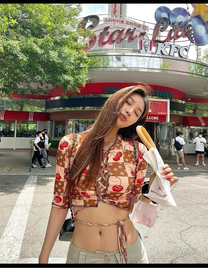 Omighty Coquette Crop top Wanita red brown photo 1