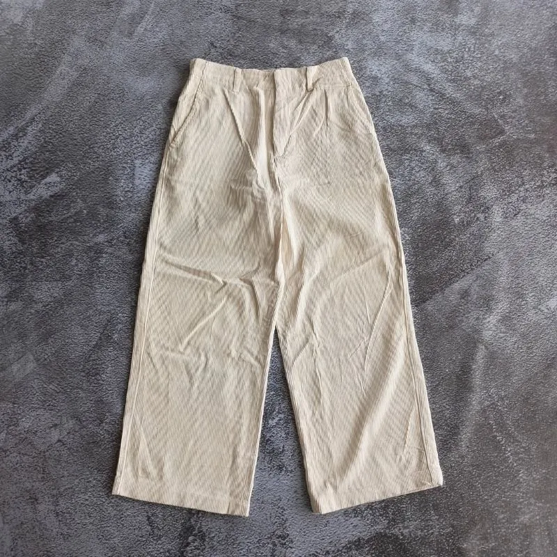 Uniqlo Vintage Minimalist Pria cream photo 1