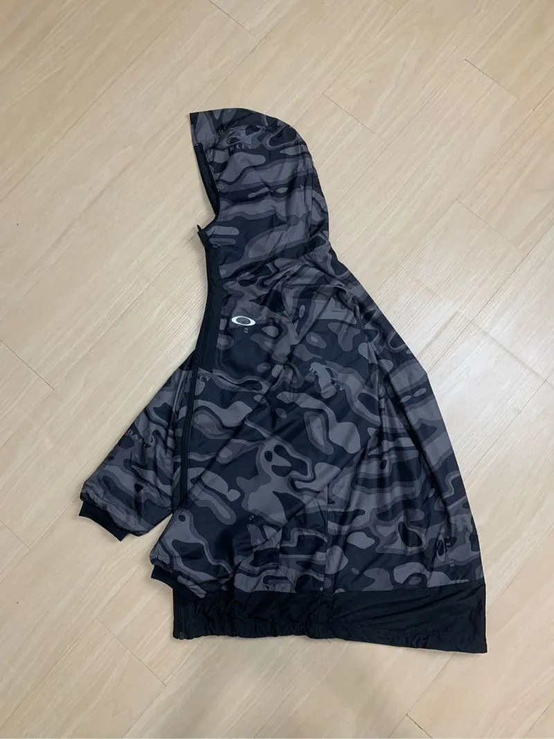 Oakley Gorpcore Windbreaker Pria black photo 1