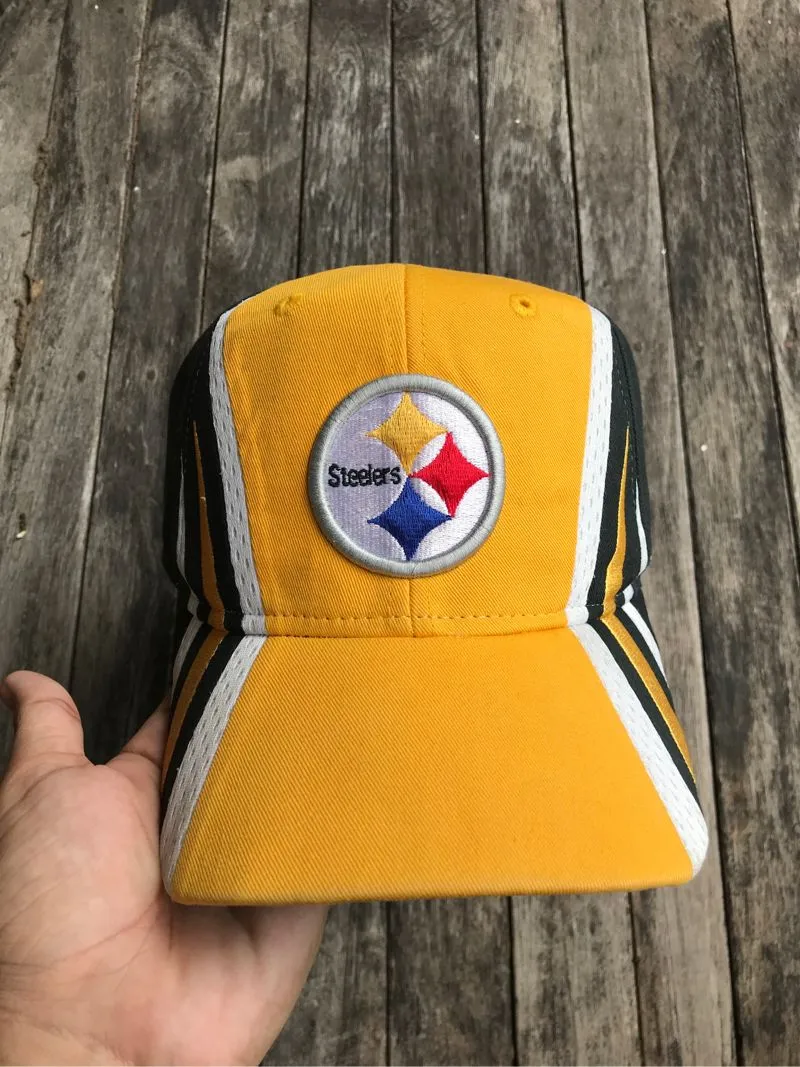 Reebok Streetwear Sportswear Hat Pria black yellow photo 1