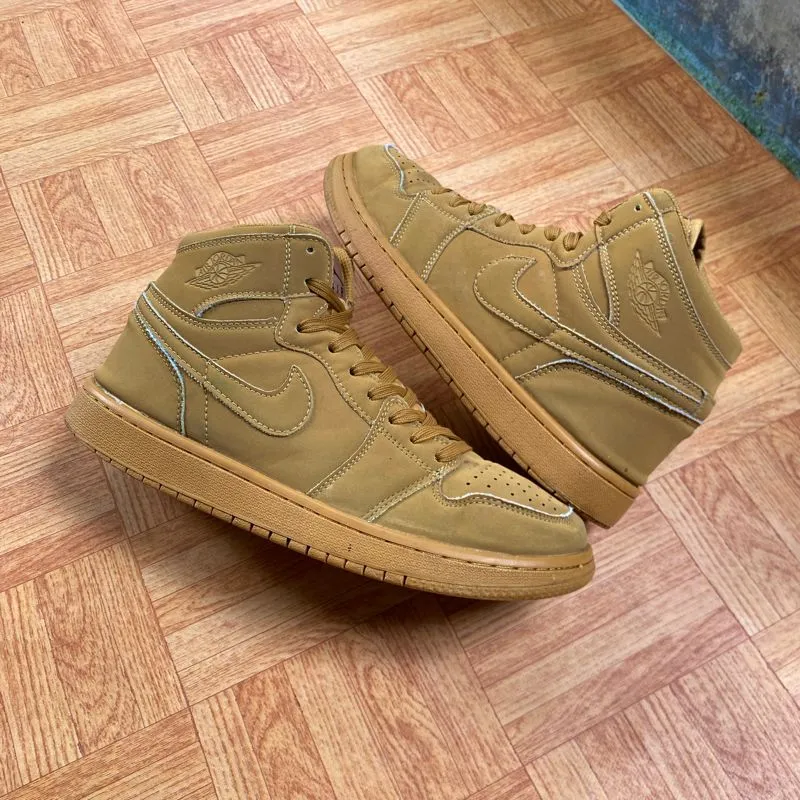Nike Air Jordan Y2K Casual Sneakers Pria brown photo 1