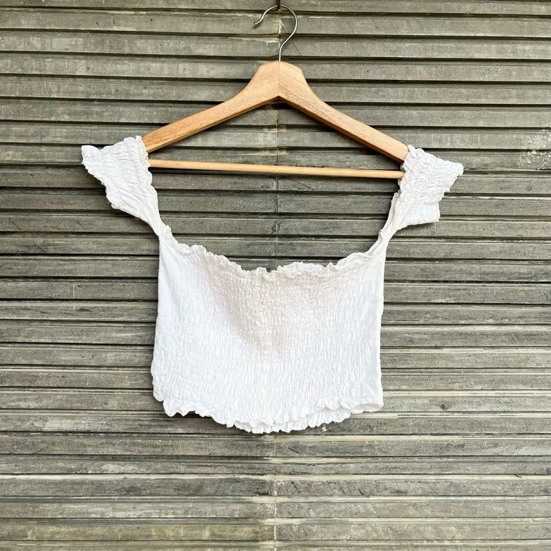 Minimalist Crop top Wanita white photo 1
