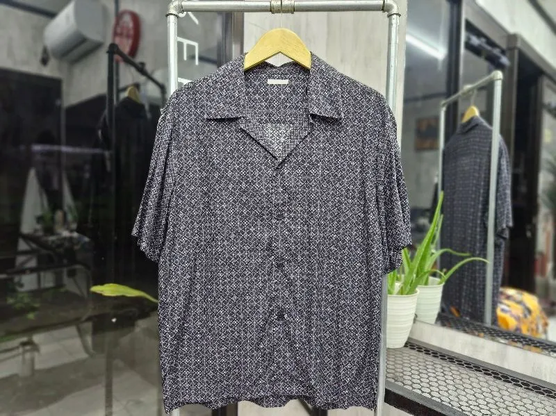 Uniqlo Casual Formal shirt Pria white black photo 1